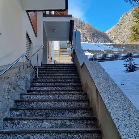 ハウス アルミナ - エドワード *